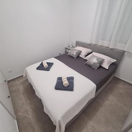 Lady Di Apartments Kaštela Екстериор снимка