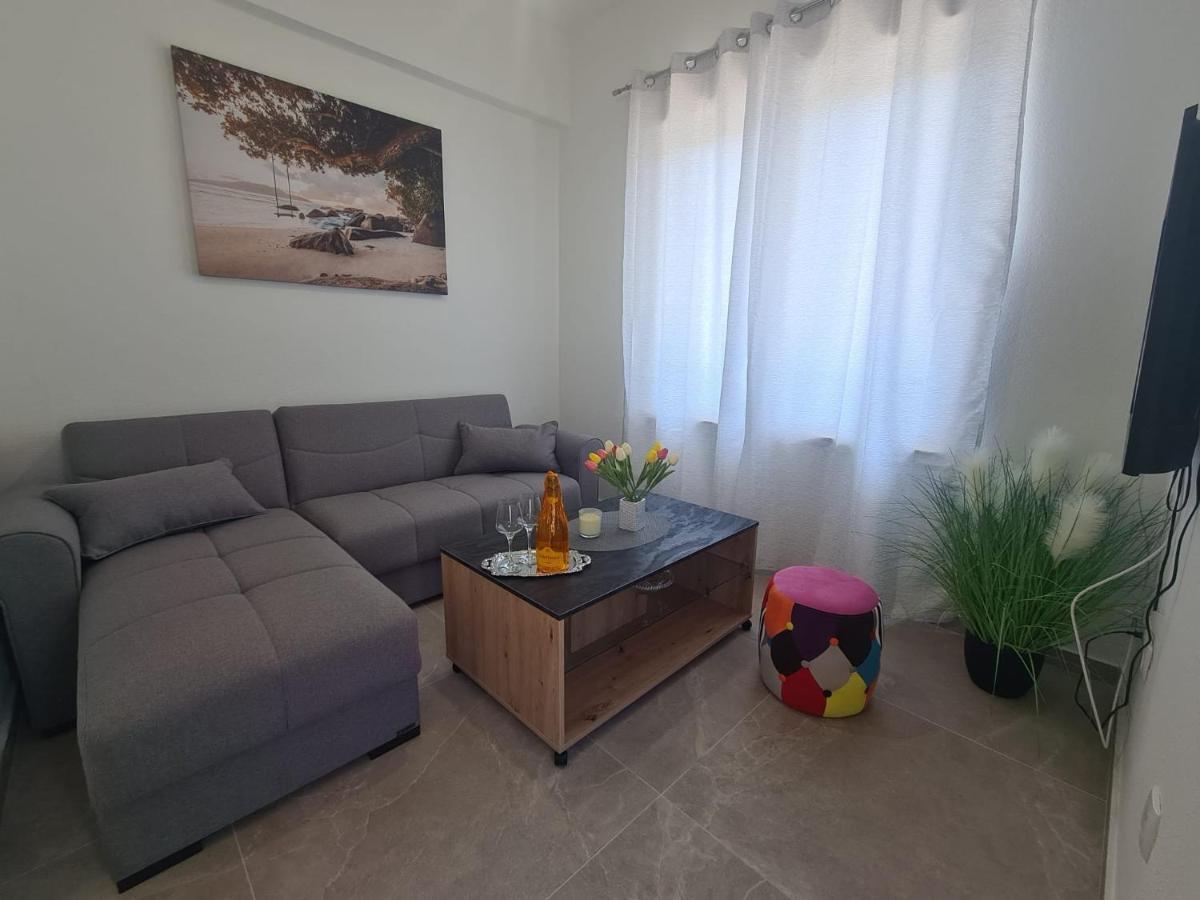 Lady Di Apartments Kaštela Екстериор снимка