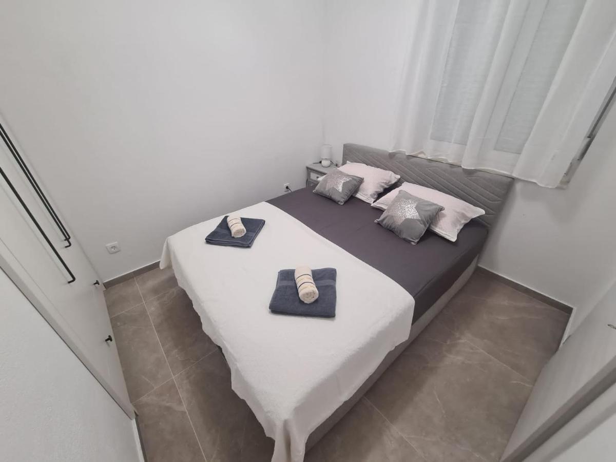 Lady Di Apartments Kaštela Екстериор снимка