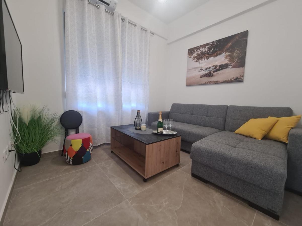 Lady Di Apartments Kaštela Екстериор снимка